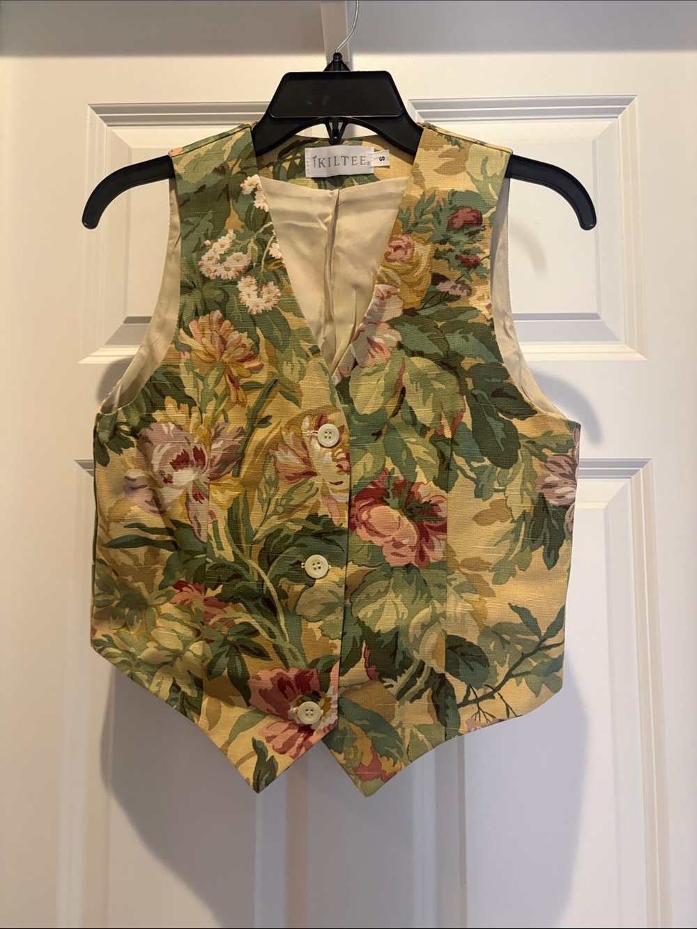 Kilter Floral Tapestry Crop Vest in Yellow and Green-100% cotton